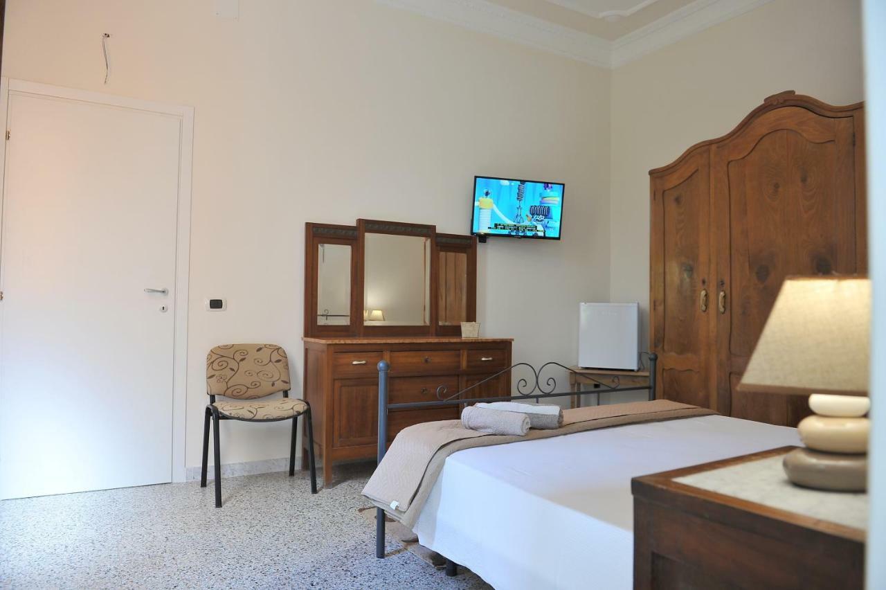 B&B Rosy Паола Екстериор снимка