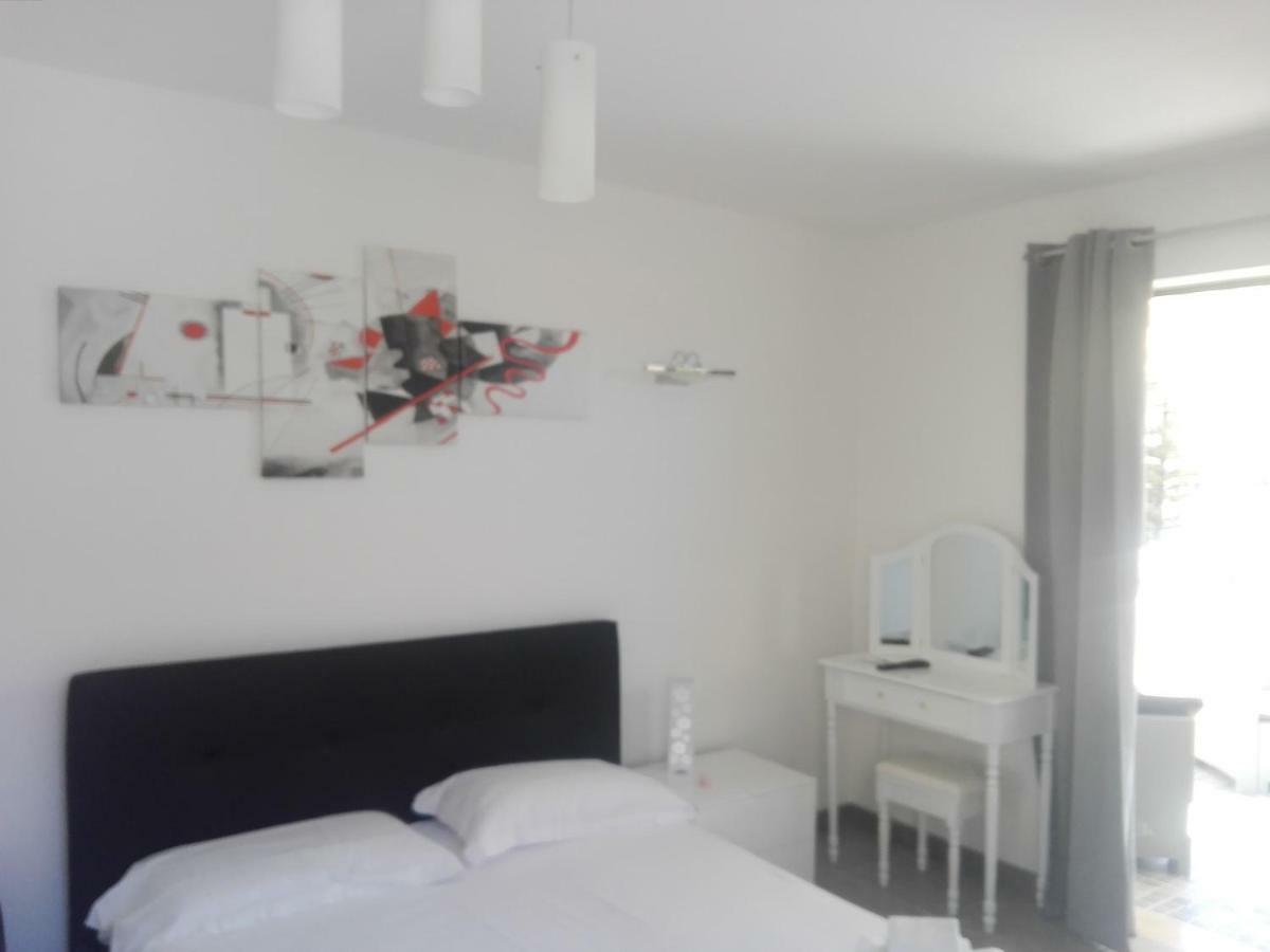 B&B Rosy Паола Екстериор снимка